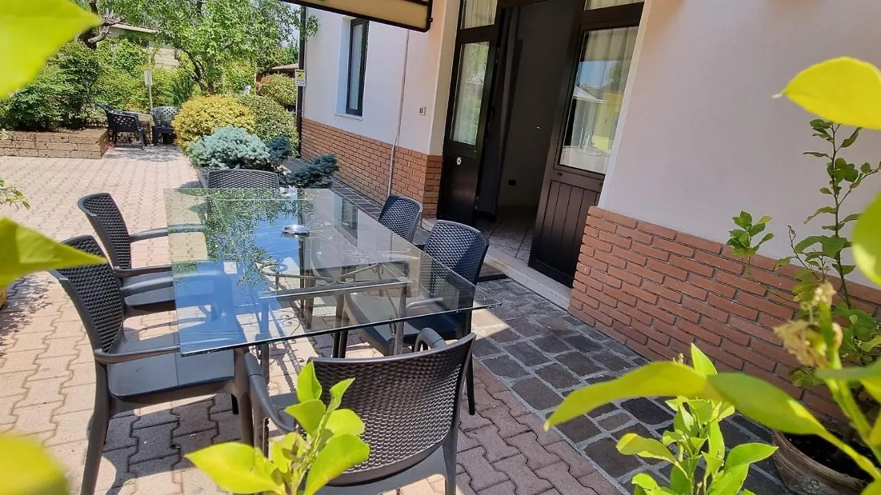 Fontana Oasis Apartments Castelnuovo del Garda Italy